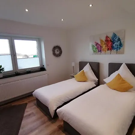 Gaestezimmer Bergerhof - Ankommen Und Wohlfuehlen Neuss Exterior photo